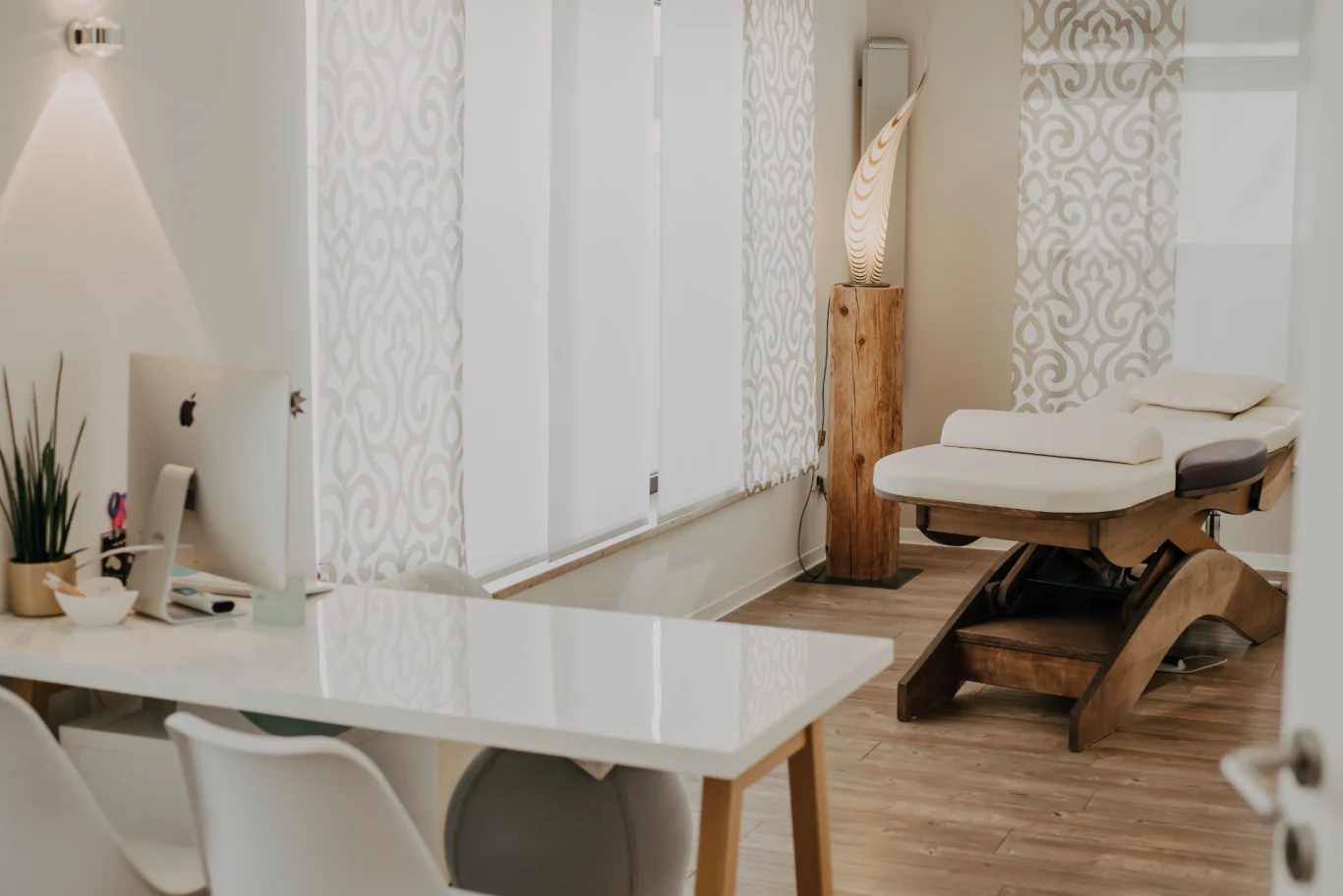 Behandlungszimmer in der Praxis für Osteopathie Lechfeld